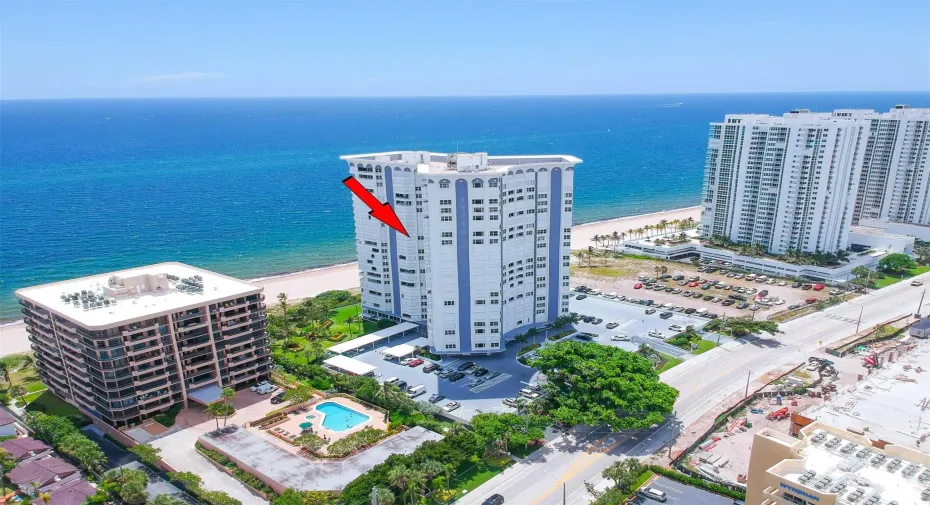 2 Bedroom / 2 Bath condo in Claridge with direct ocean views