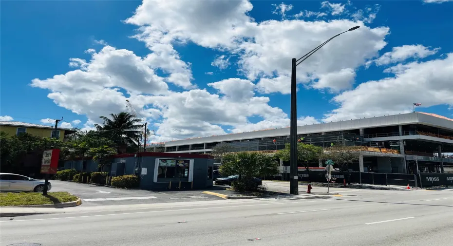 Broward Blvd front view. Curb cut shown on Broward Blvd