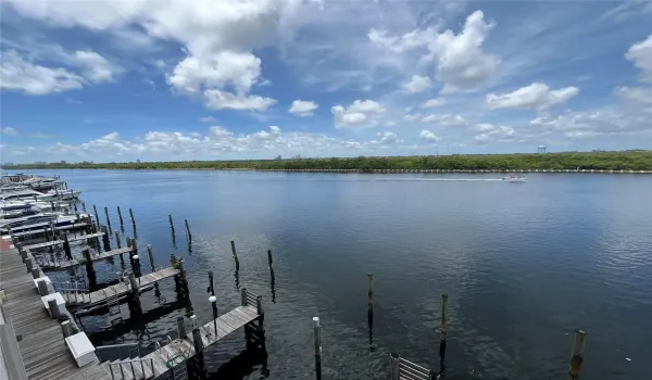 INCREDIBLE INTRACOASTAL VIEW FROM PRIVATE BALCONY!