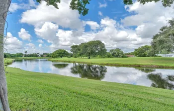 Water to the W/NW with golf course beyond