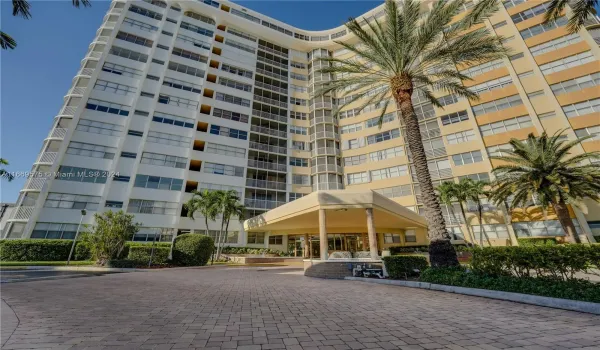 Lake Point Tower Condo Exterior Building