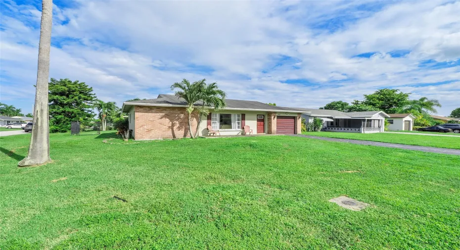 spacious front yard