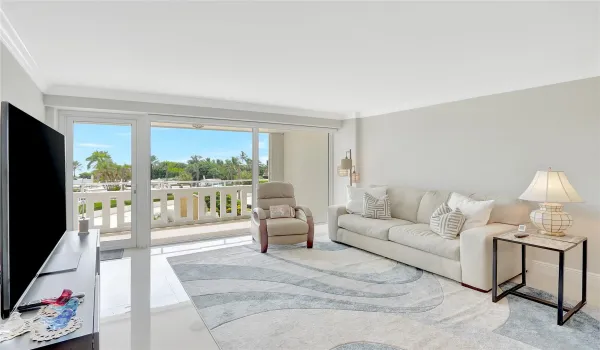 Remodeled Living room w/access to large private balcony