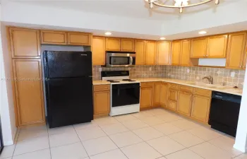 TOTALLY REMODELED COUNTRY KITCHEN