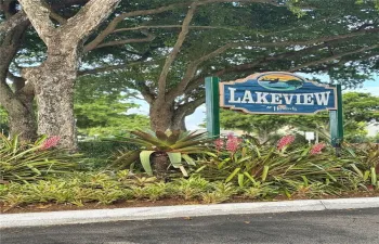 Entrance to Lakeview at the Hammocks