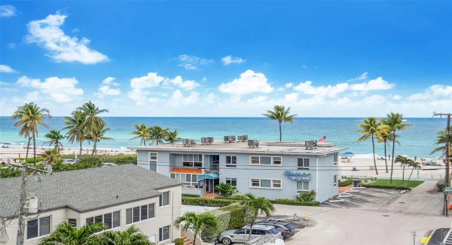 Large Balcony with oceanviews